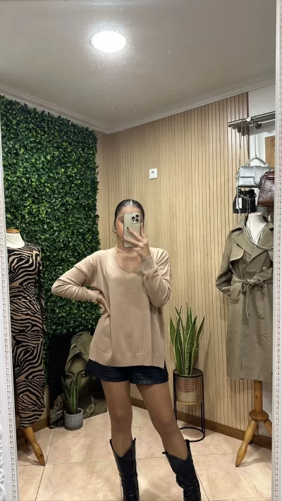 camisola-malha-com-decote-em-v