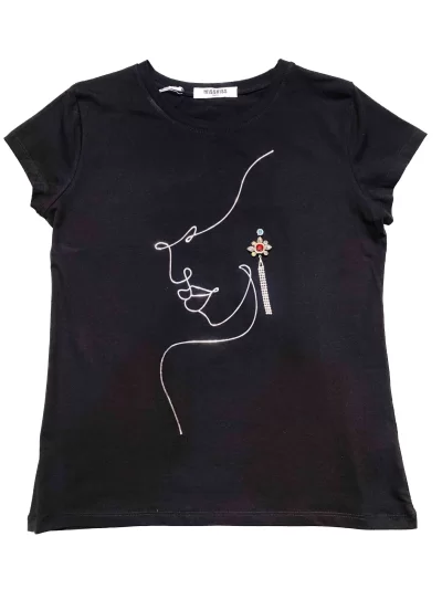 t-shirt-com-brinco-brilhante