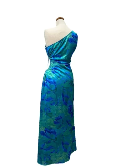 vestido-comprido-com-abertura-lateral