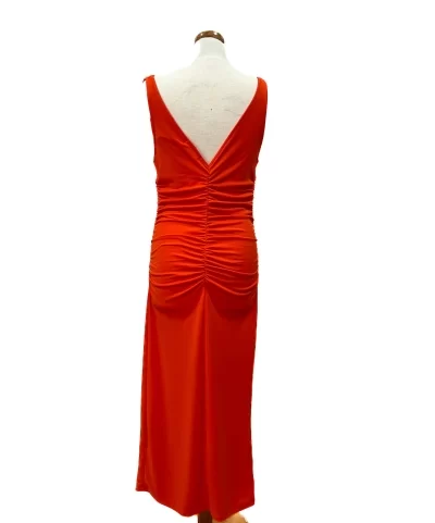 vestido-com-repuxado-nas-costas