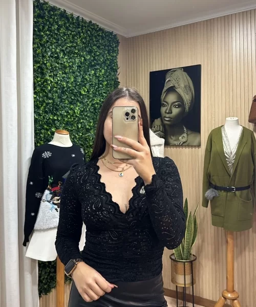 top-aveludado-em-renda
