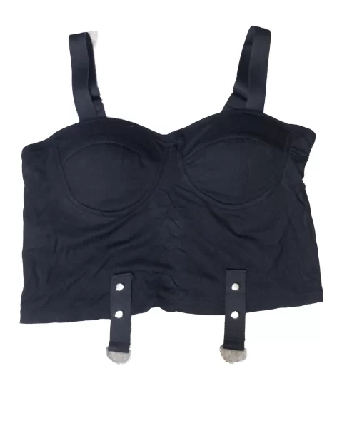 top-preto-com-suspensorios