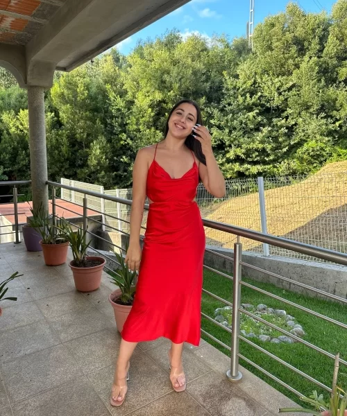 vestido-acetinado-sem-costas