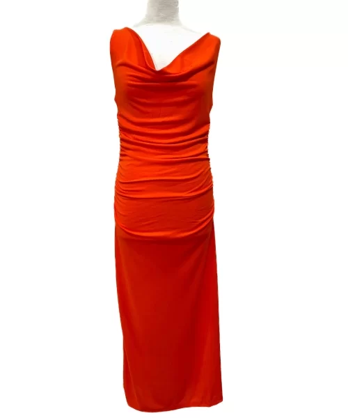 vestido-com-repuxado-nas-costas