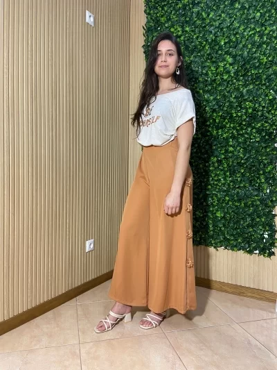 calca-pantalona-camel-c-flores