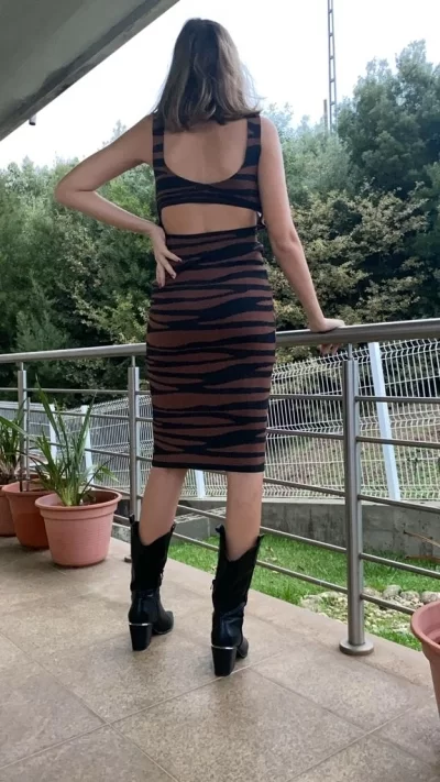 vestido-malha-zebra-cast-preto-decote-costas